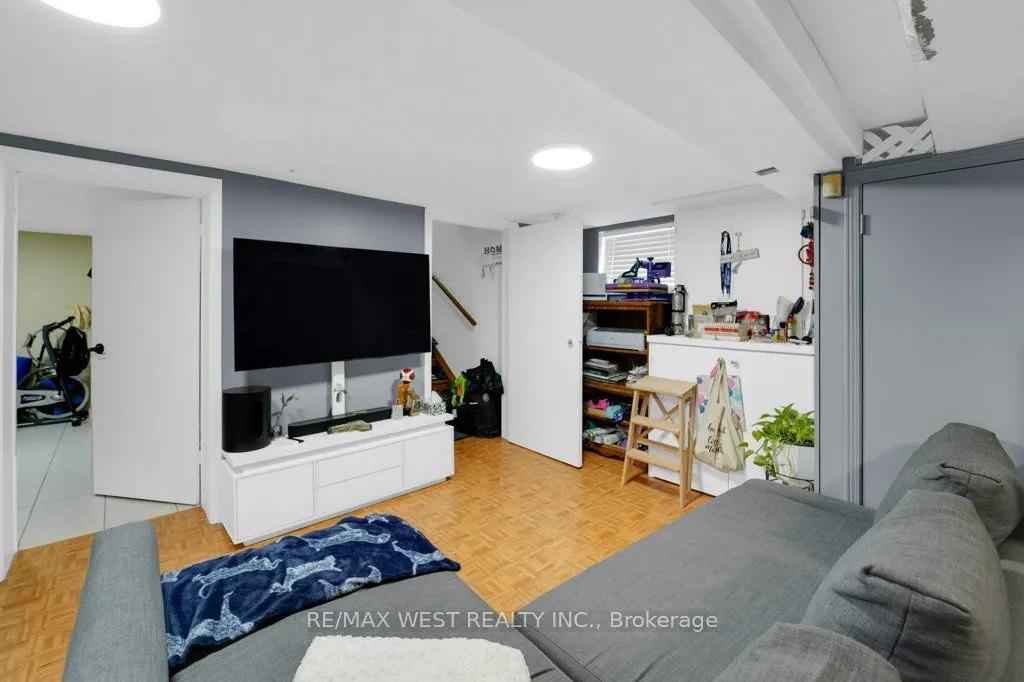 225 Oakwood Avenue