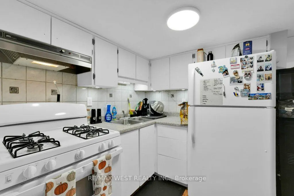 225 Oakwood Avenue