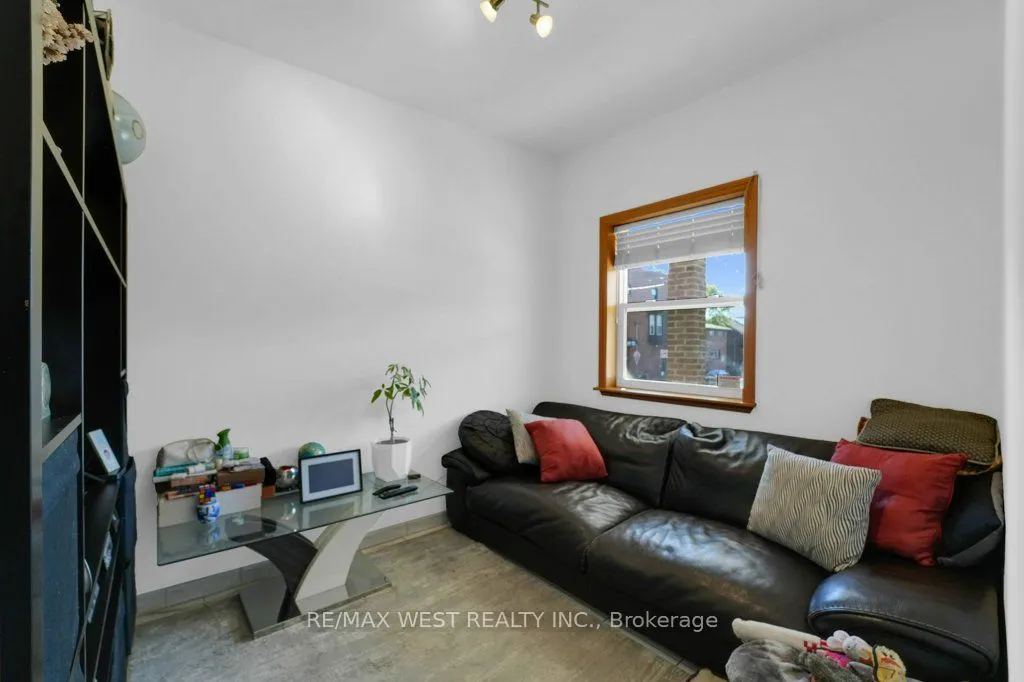 225 Oakwood Avenue