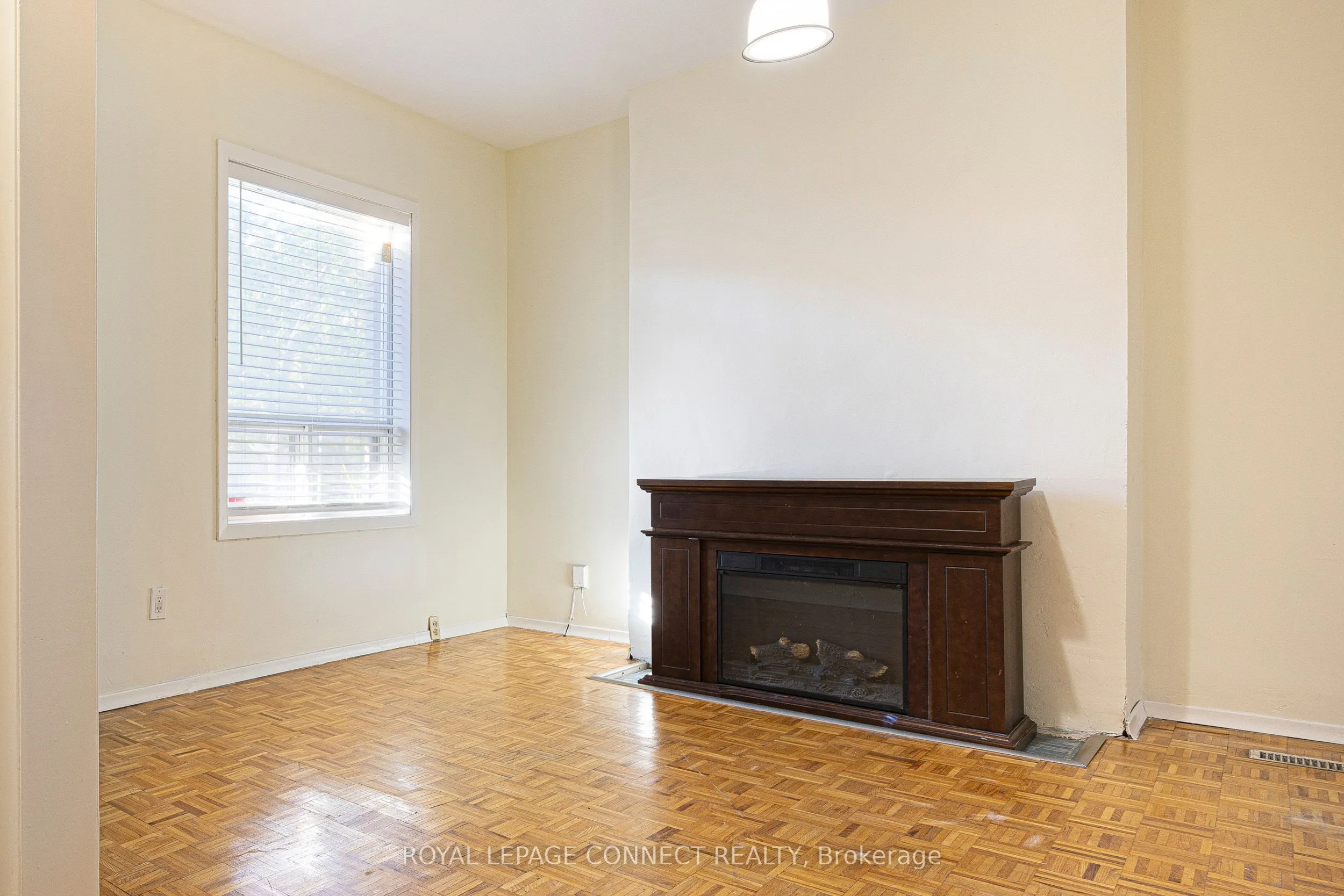 784 Adelaide Street W, #Main