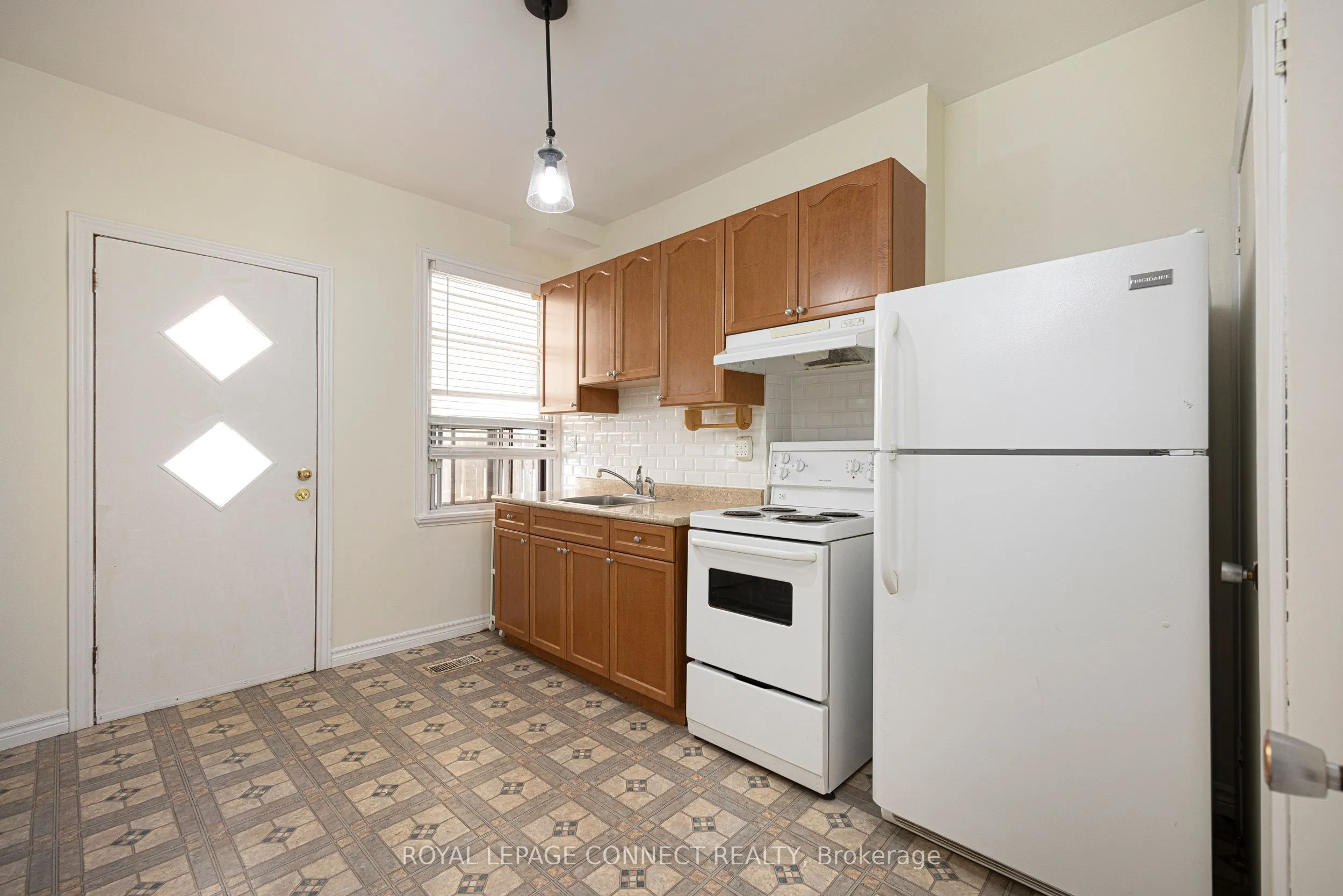 784 Adelaide Street W, #Main