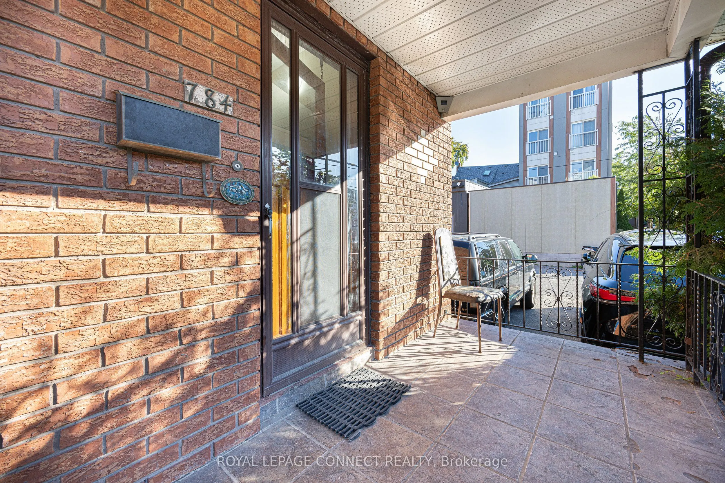 784 Adelaide Street W, #Main