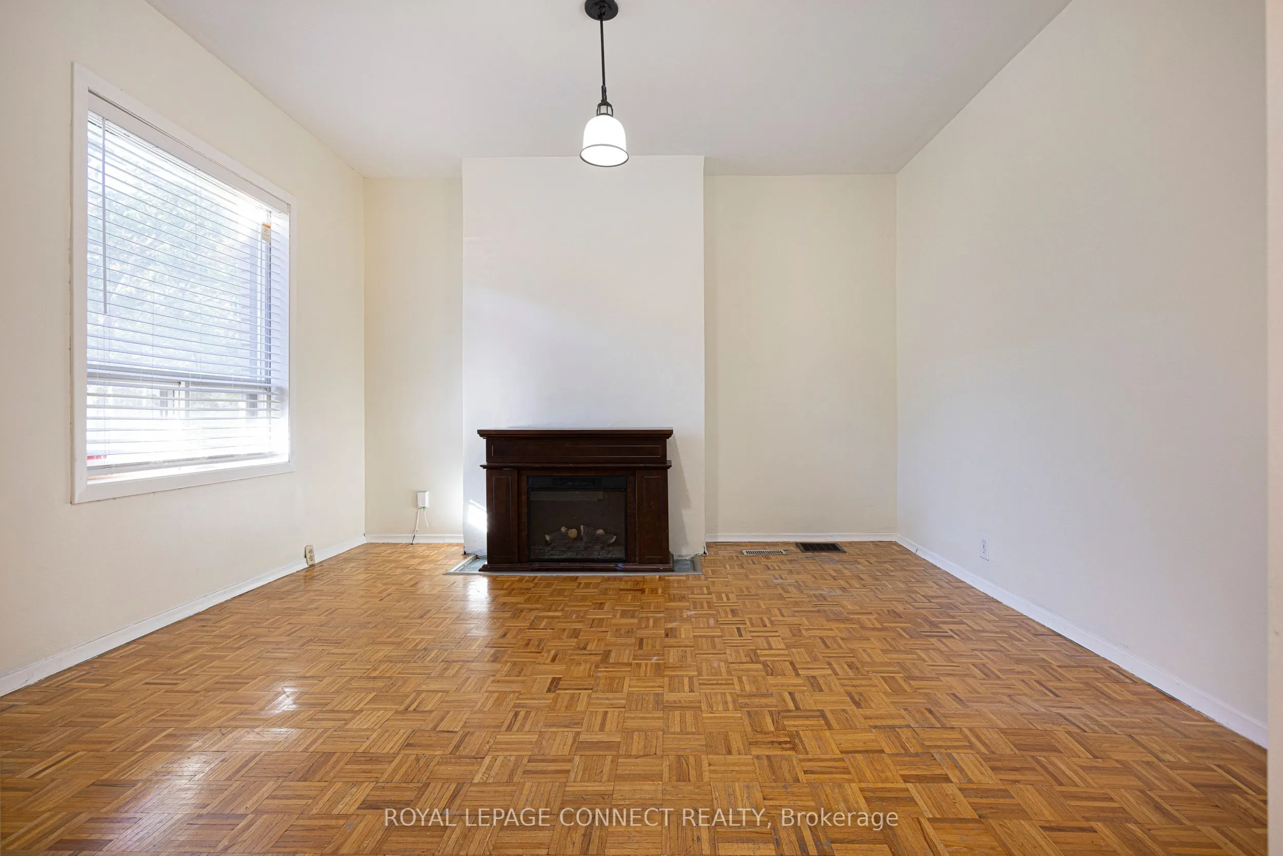 784 Adelaide Street W, #Main