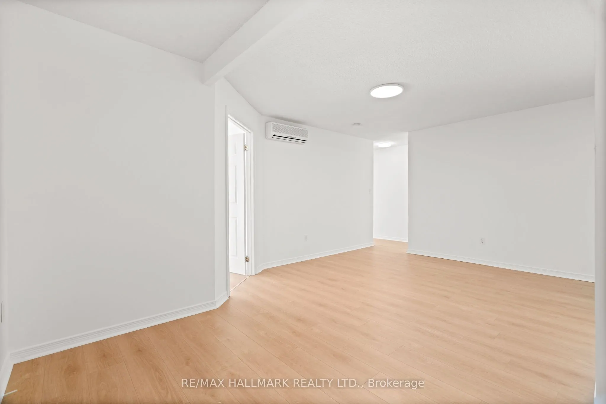 3300 Don Mills Road, #1805