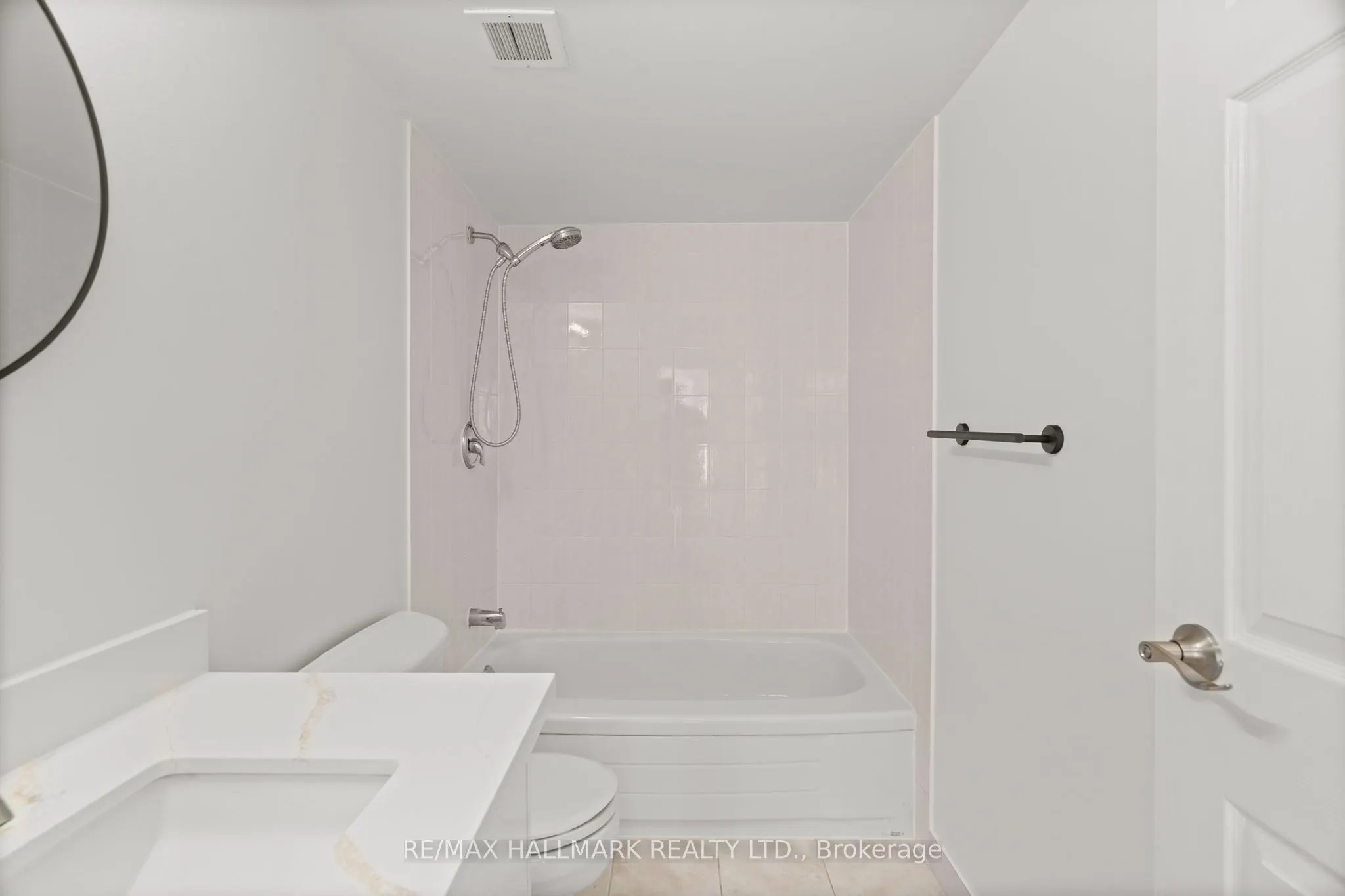 3300 Don Mills Road, #1805