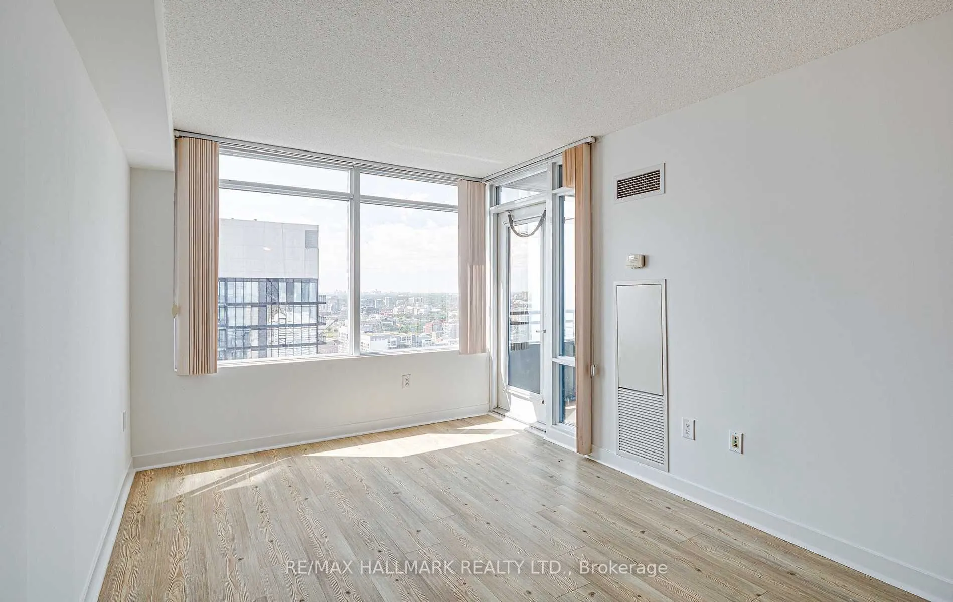 25 Telegram Mews, #4509