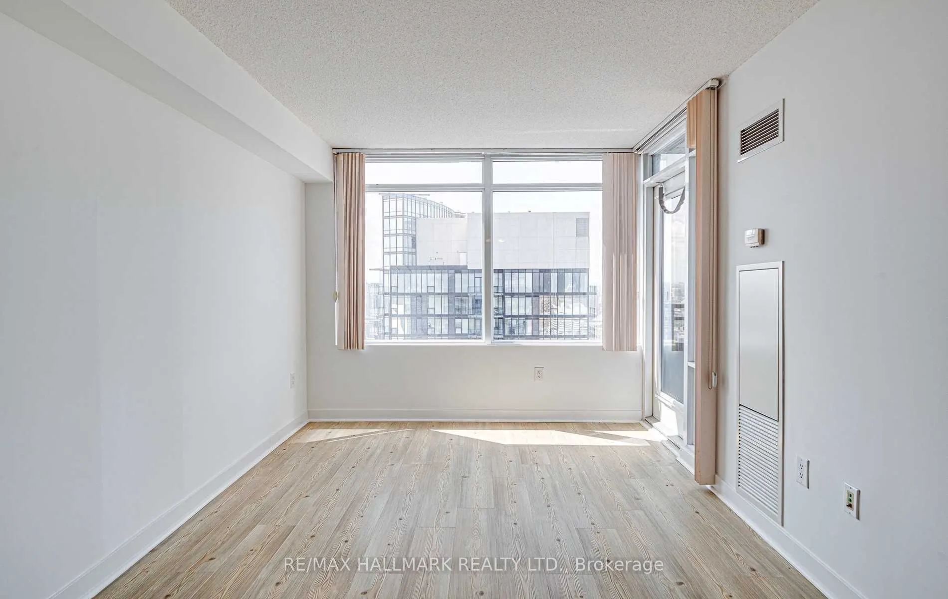 25 Telegram Mews, #4509