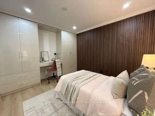 55 Skymark Drive, #1707
