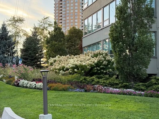 55 Skymark Drive, #1707