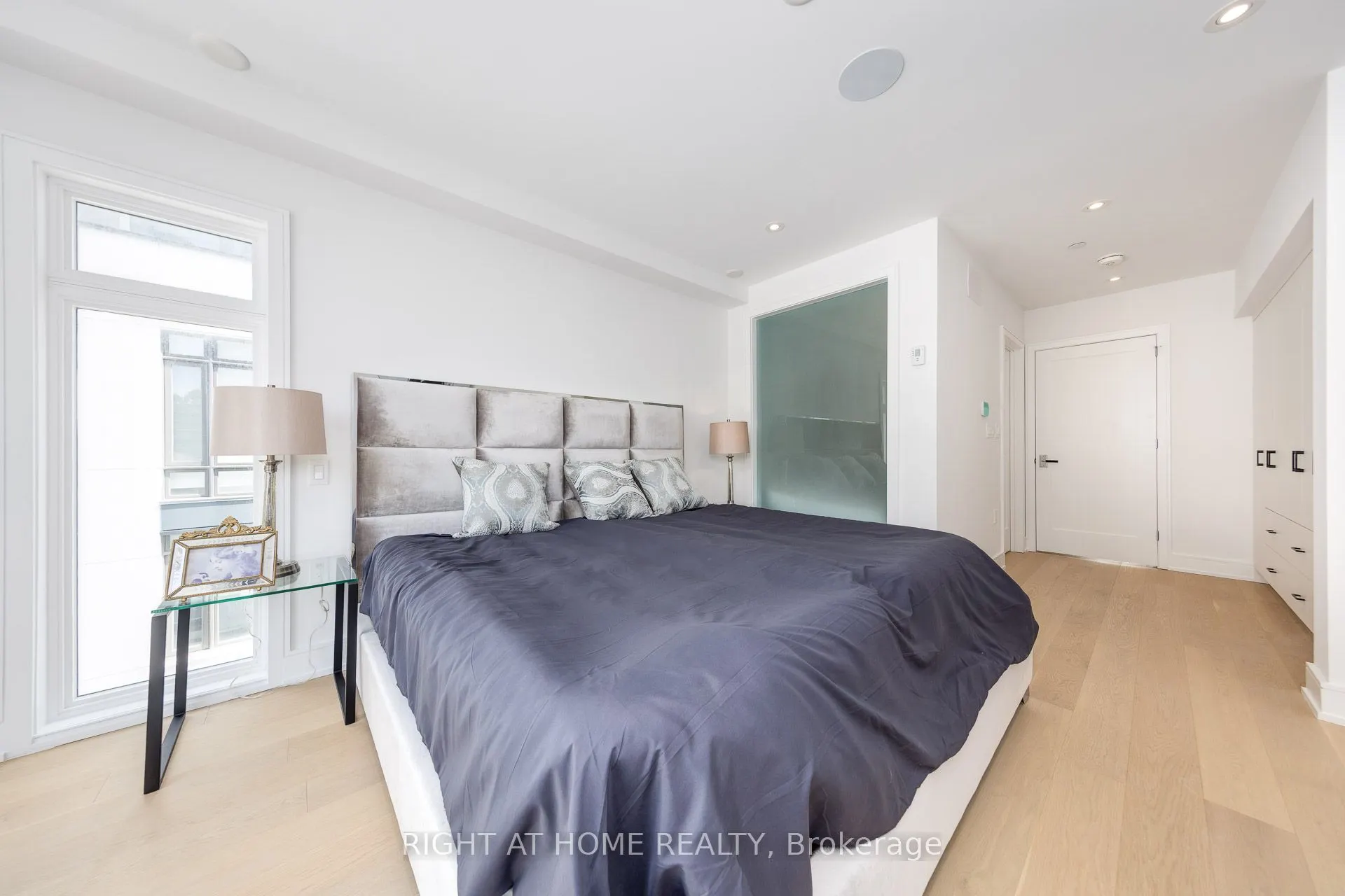 36B Churchill Avenue