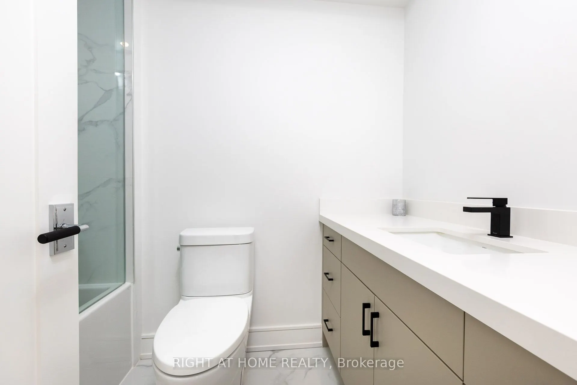 36B Churchill Avenue