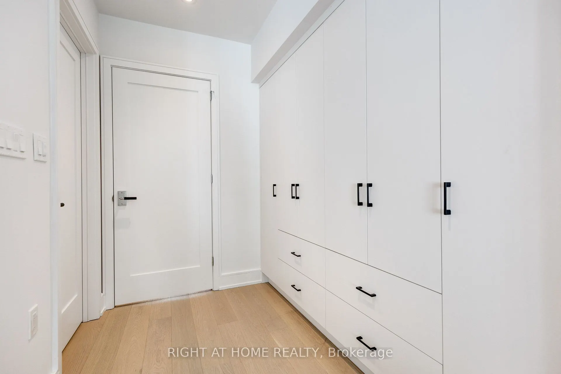 36B Churchill Avenue