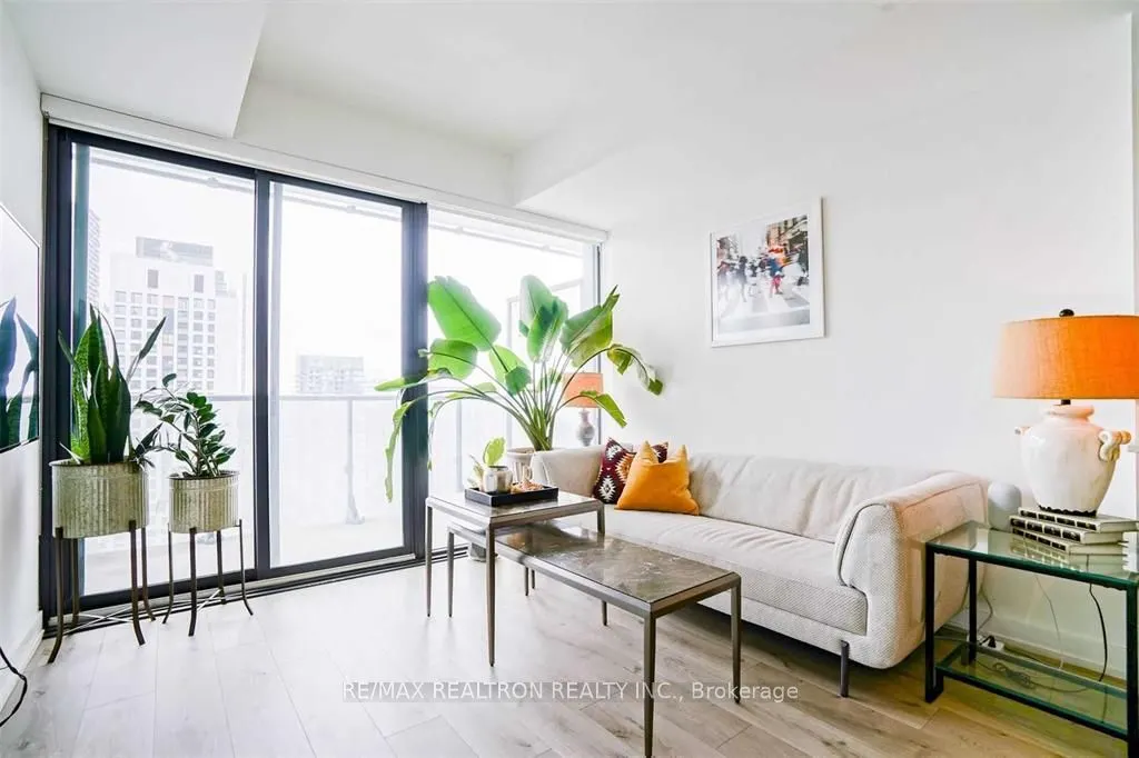 161 Roehampton Avenue, #3311