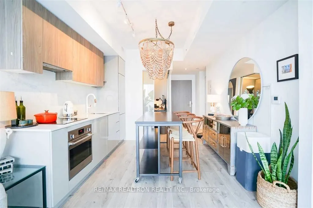 161 Roehampton Avenue, #3311