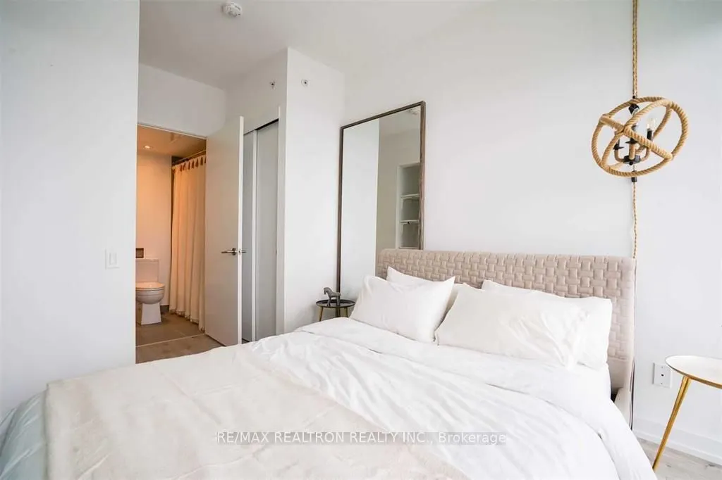 161 Roehampton Avenue, #3311