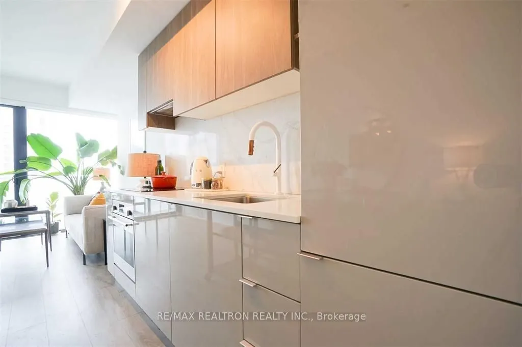 161 Roehampton Avenue, #3311