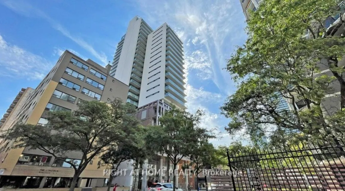 81 Wellesley Street E, #607