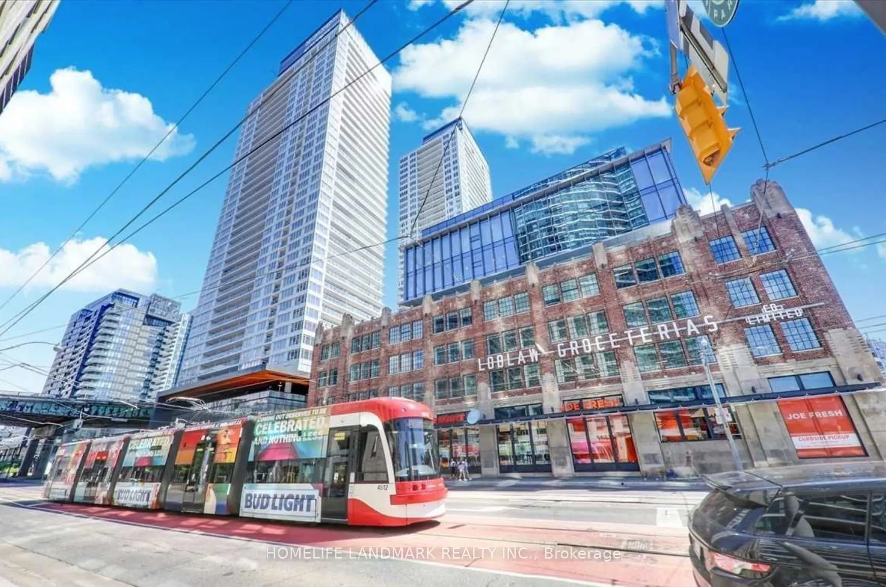 19 Bathurst Street, #911