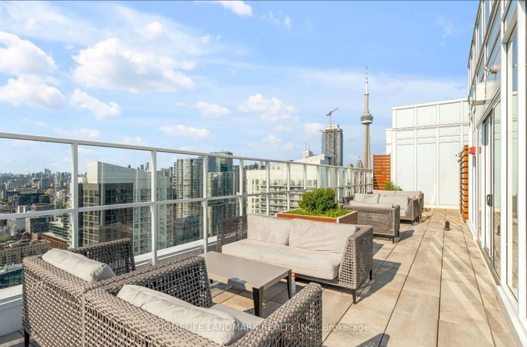 19 Bathurst Street, #911