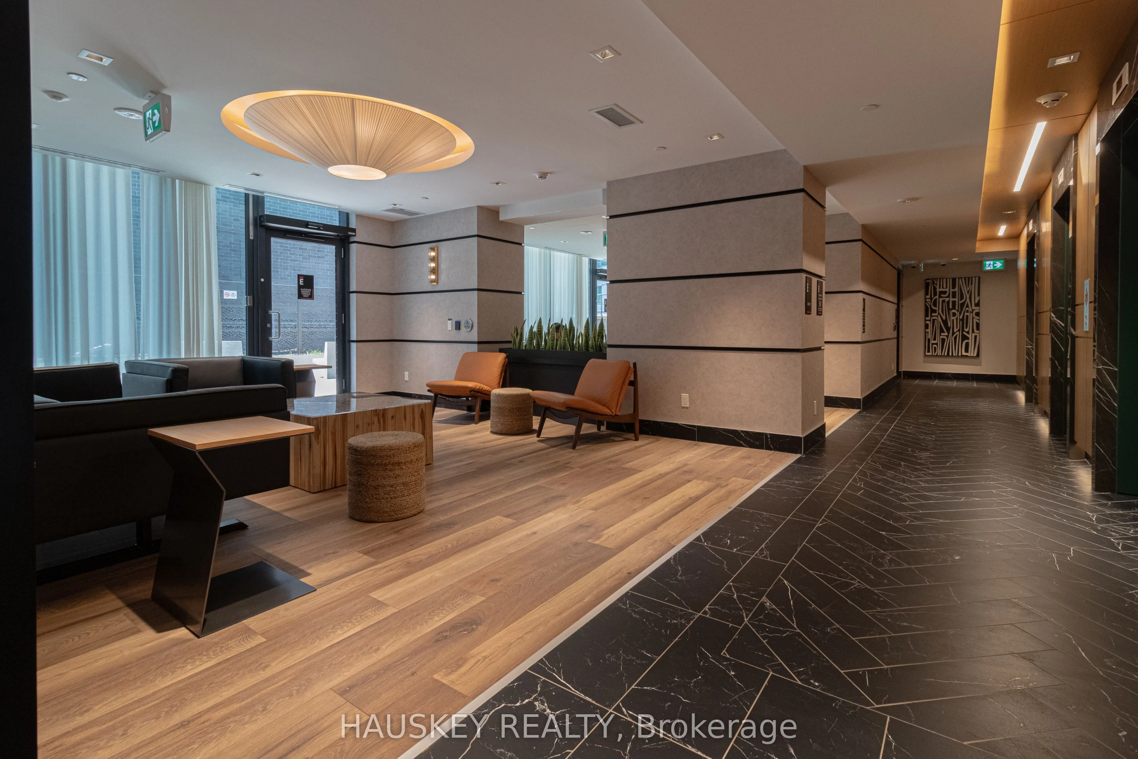 327 King Street W, #3004