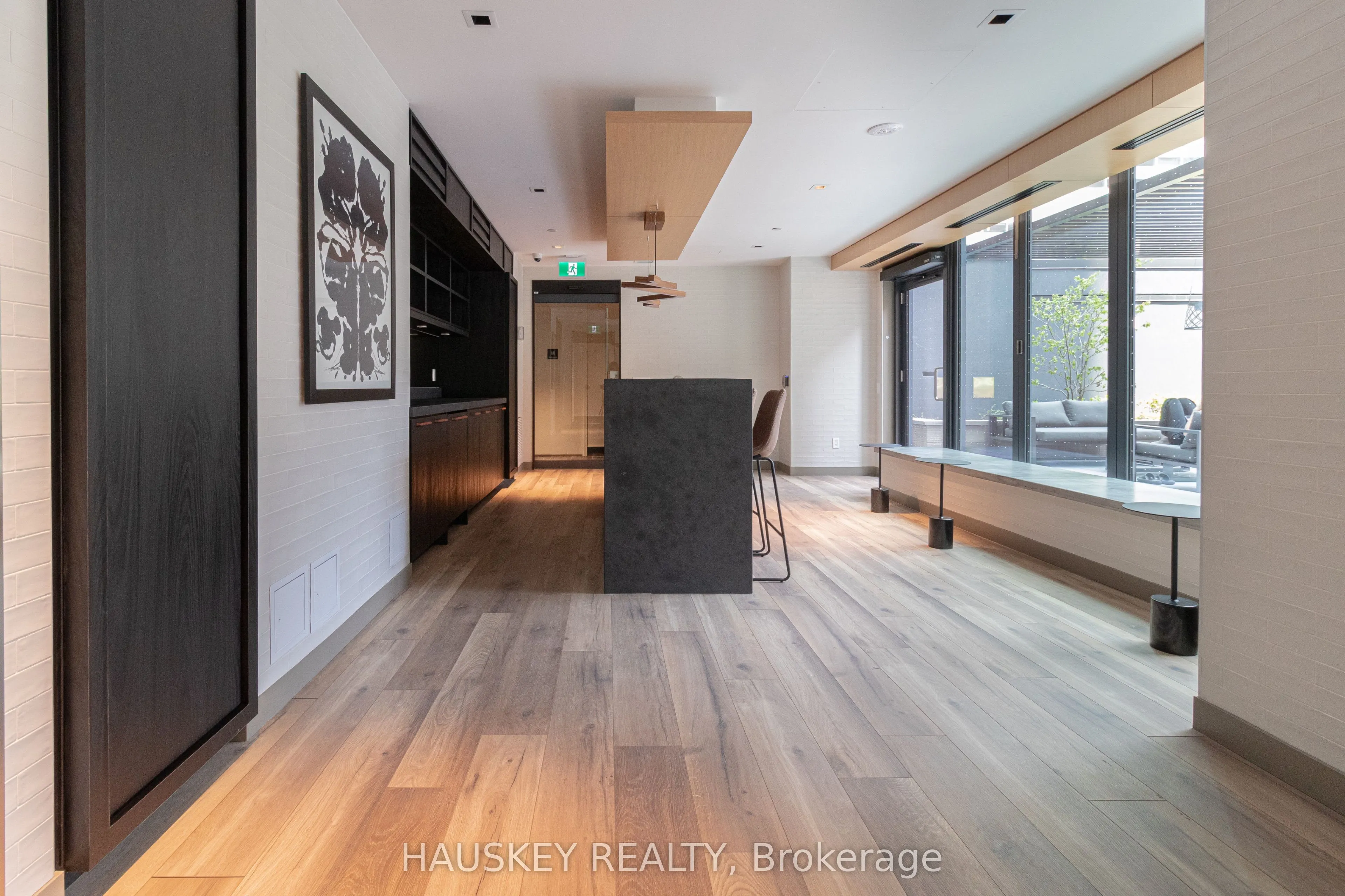 327 King Street W, #3004