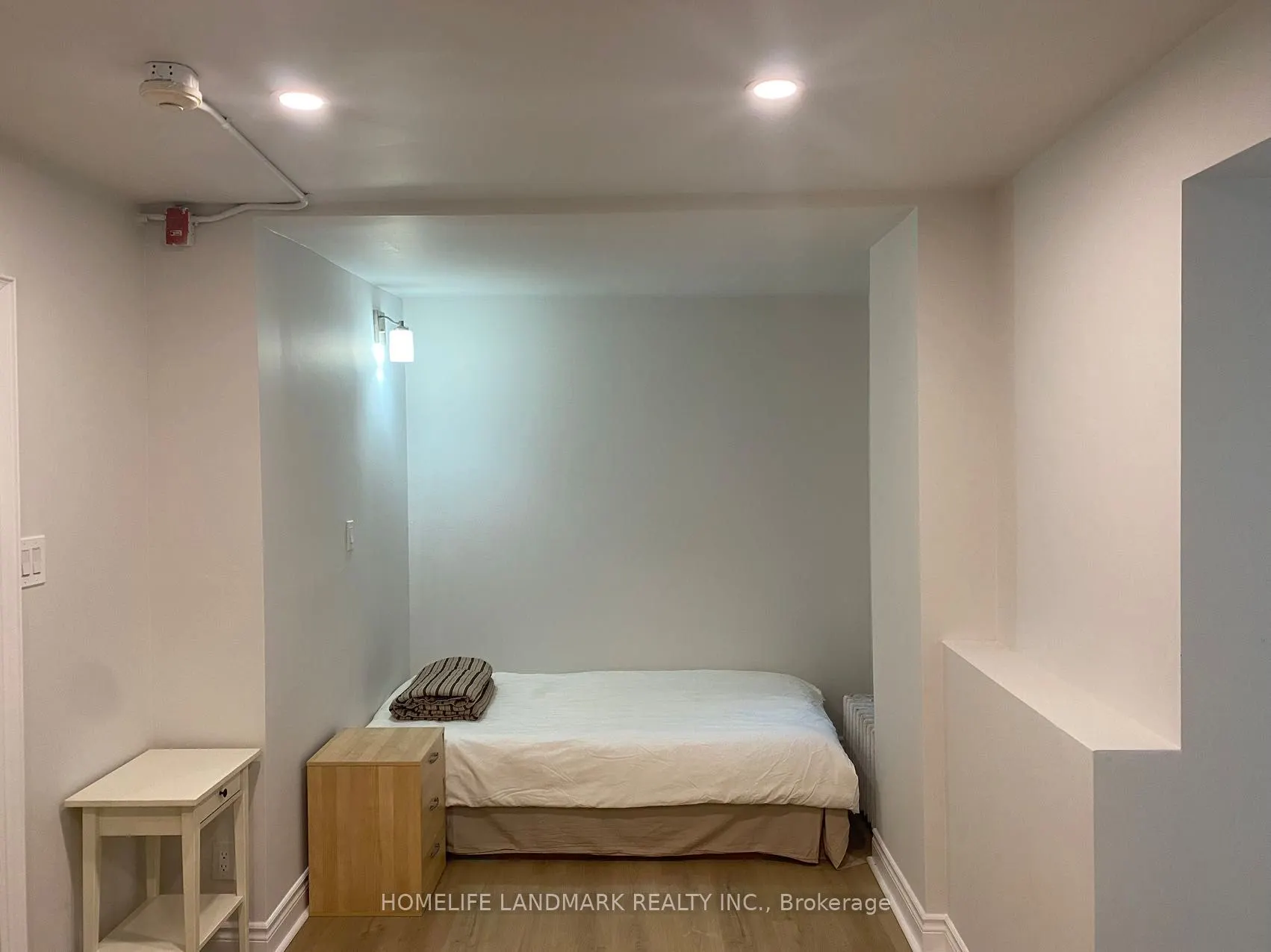 353 Spadina Avenue, ##5