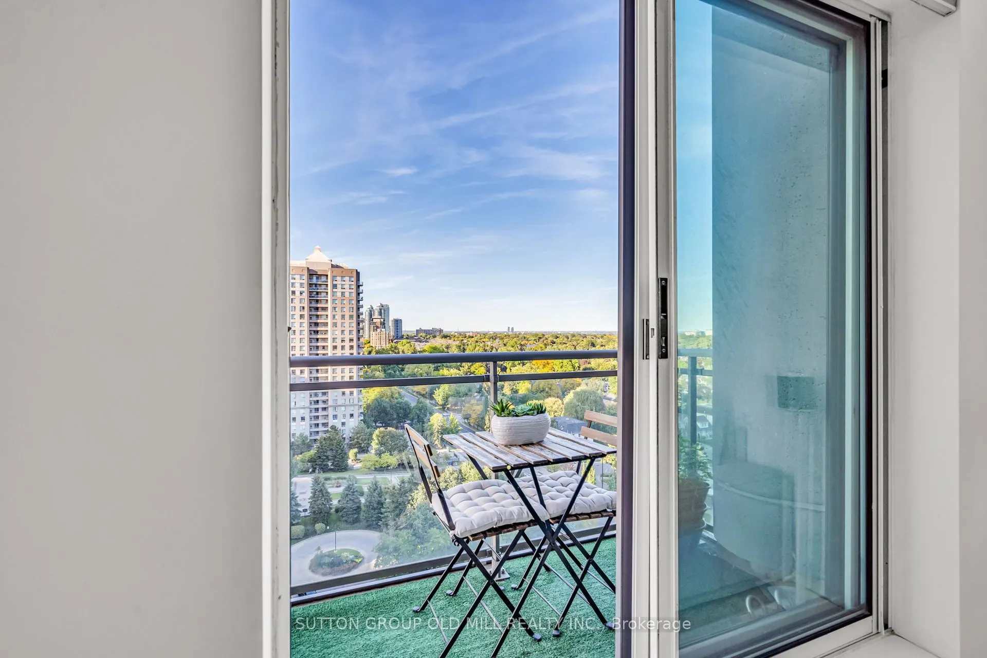 188 Doris Avenue, #1705