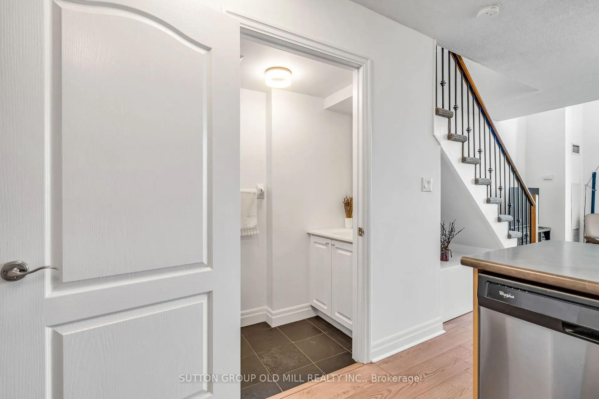 188 Doris Avenue, #1705