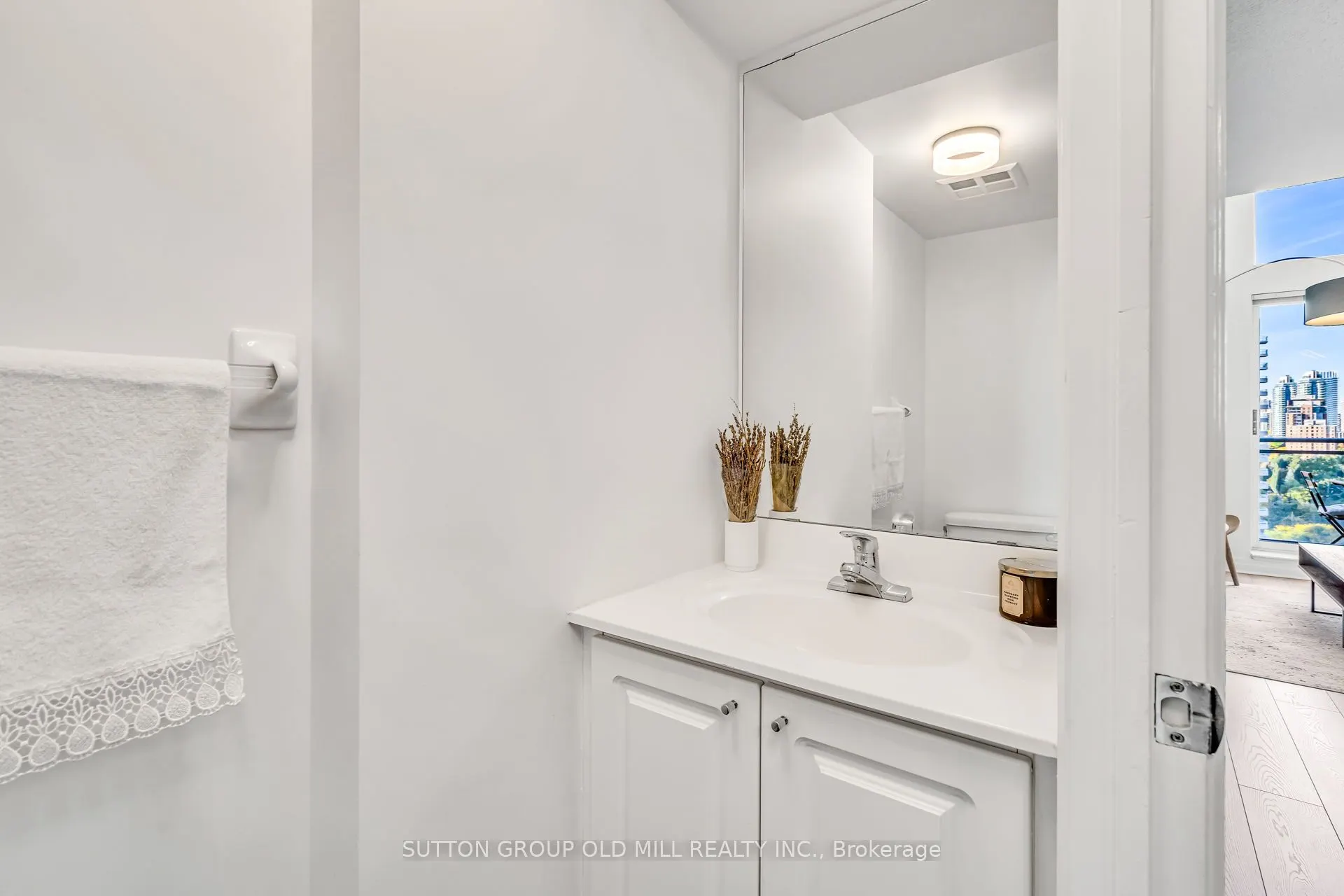 188 Doris Avenue, #1705