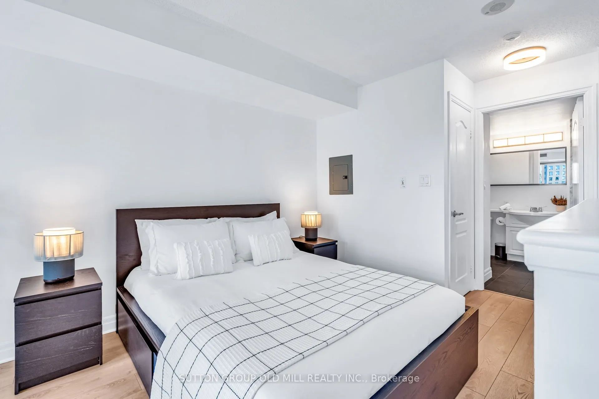 188 Doris Avenue, #1705
