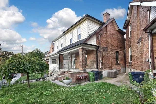 300 Montrose Avenue