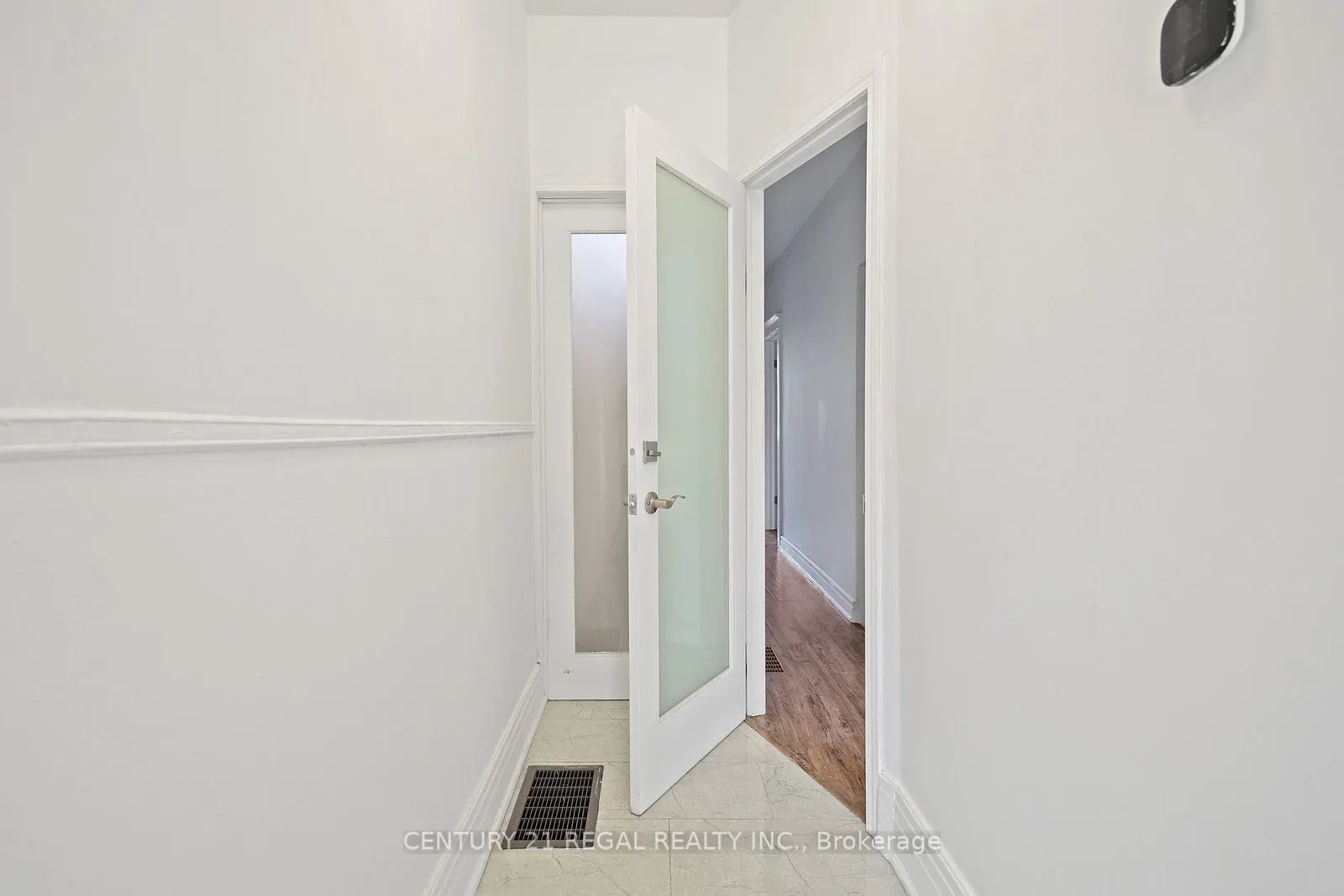 300 Montrose Avenue