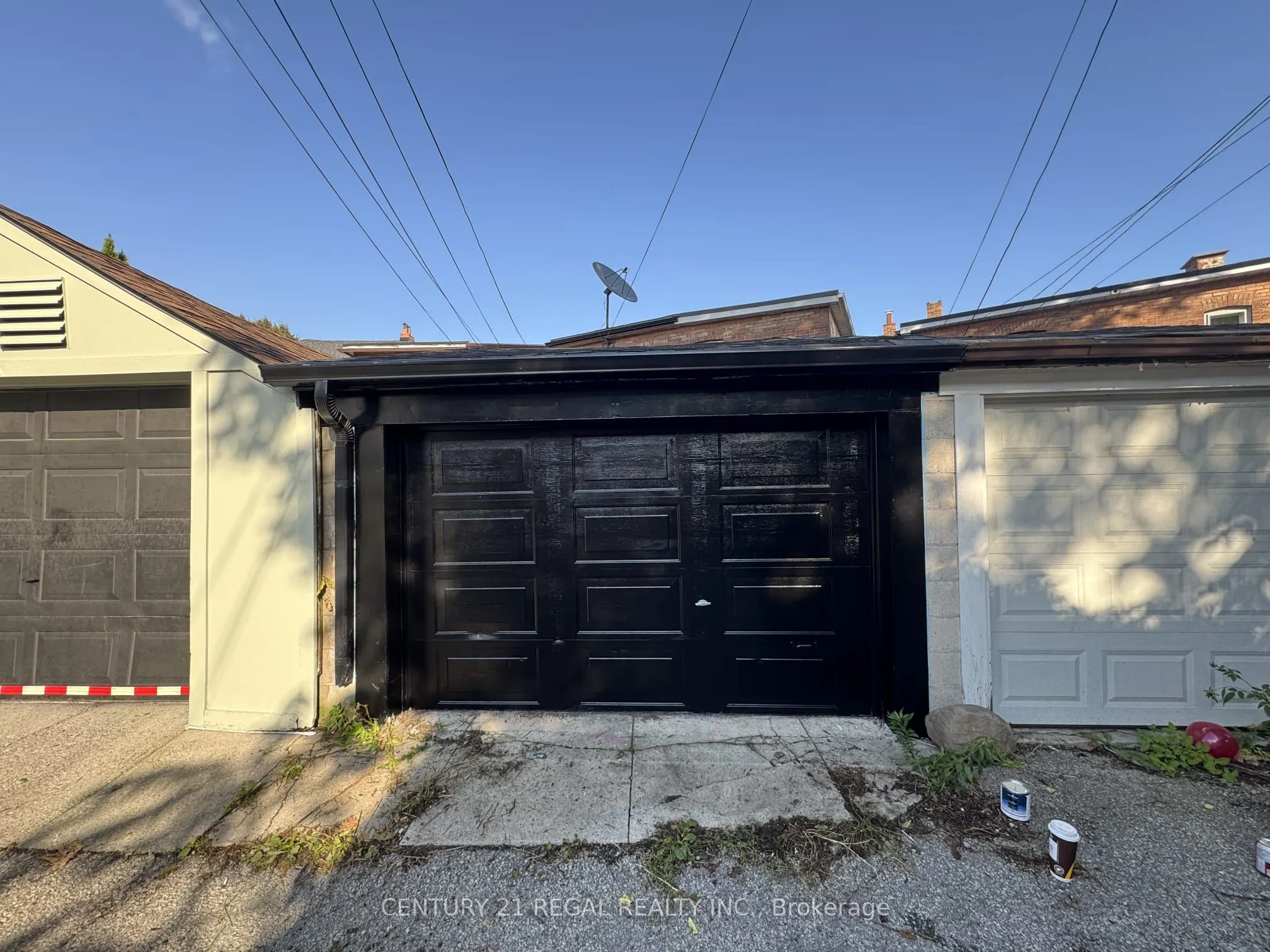 300 Montrose Avenue