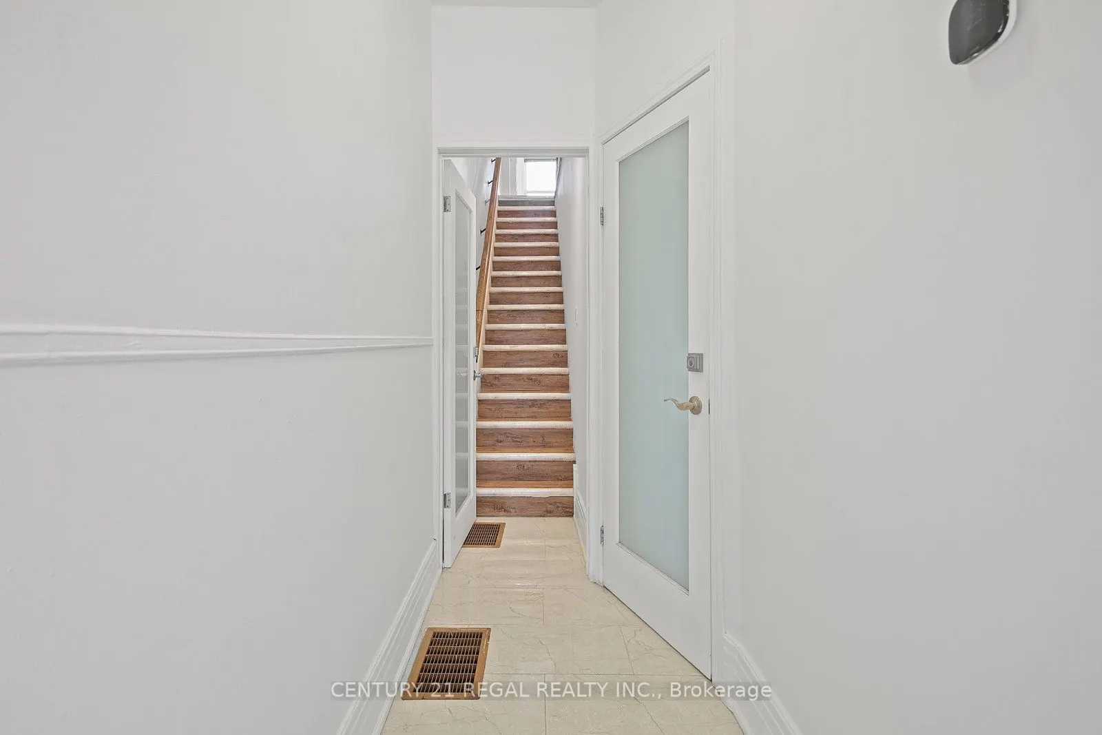 300 Montrose Avenue