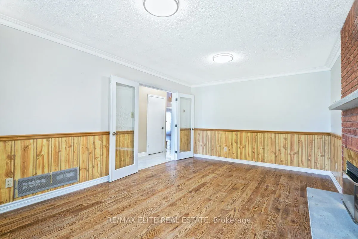 219 Connaught Avenue, #Main