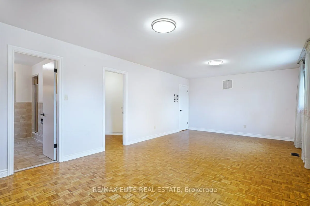 219 Connaught Avenue, #Main