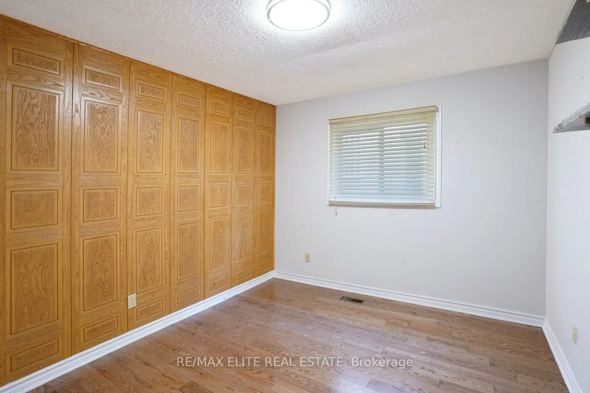 219 Connaught Avenue, #Main