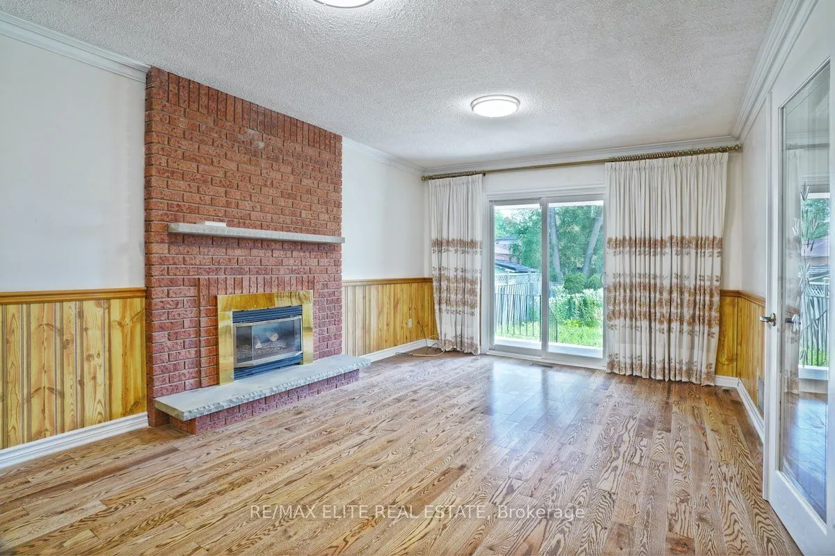 219 Connaught Avenue, #Main