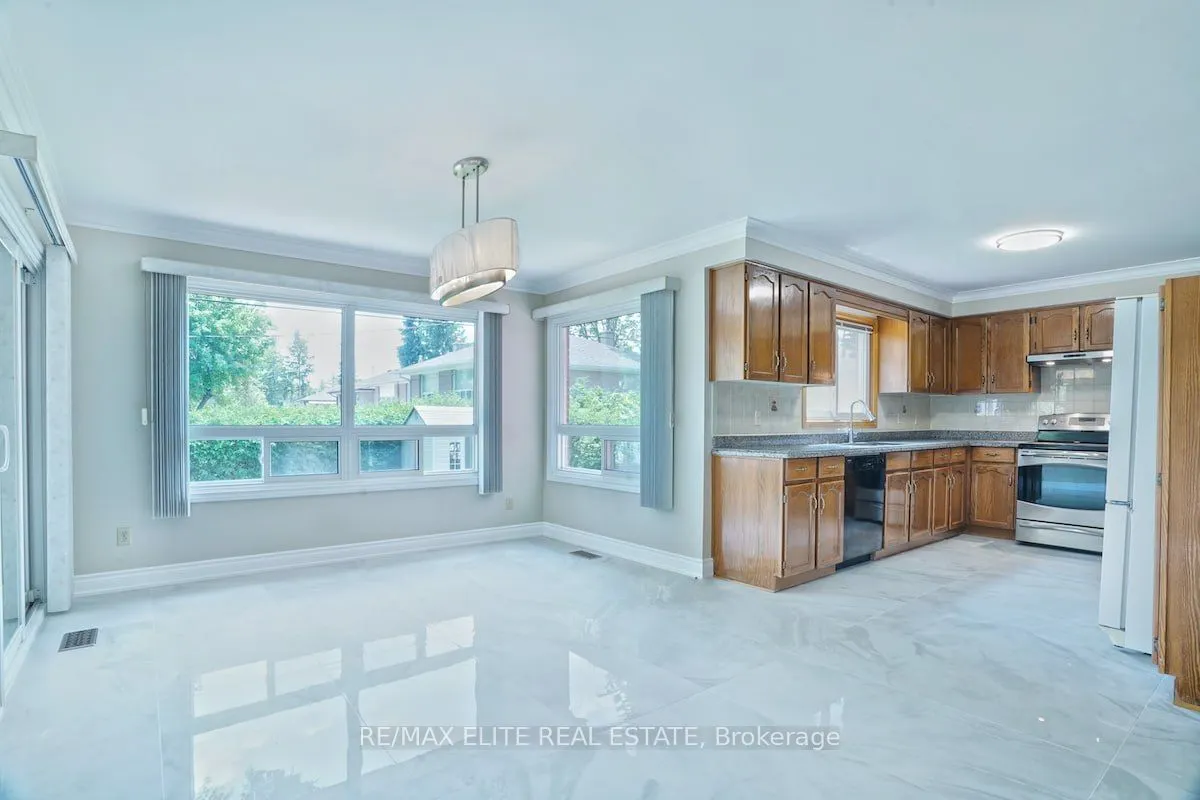 219 Connaught Avenue, #Main