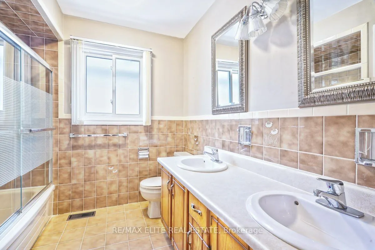 219 Connaught Avenue, #Main