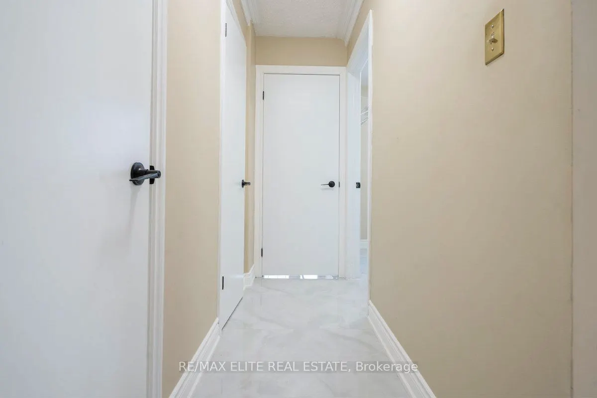 219 Connaught Avenue, #Main