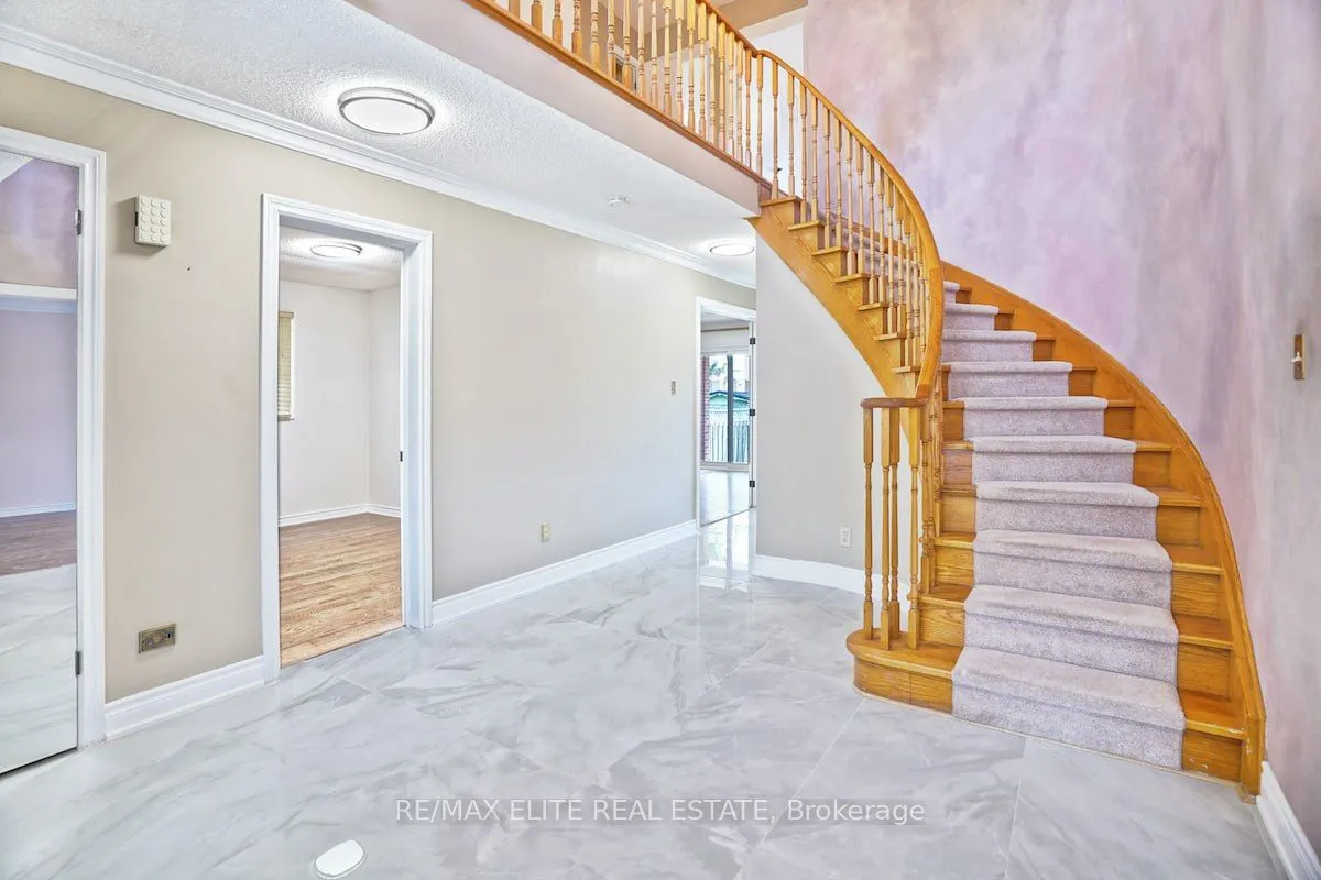 219 Connaught Avenue, #Main