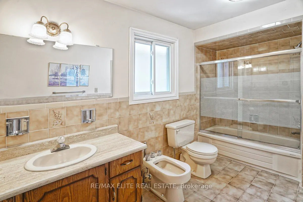 219 Connaught Avenue, #Main