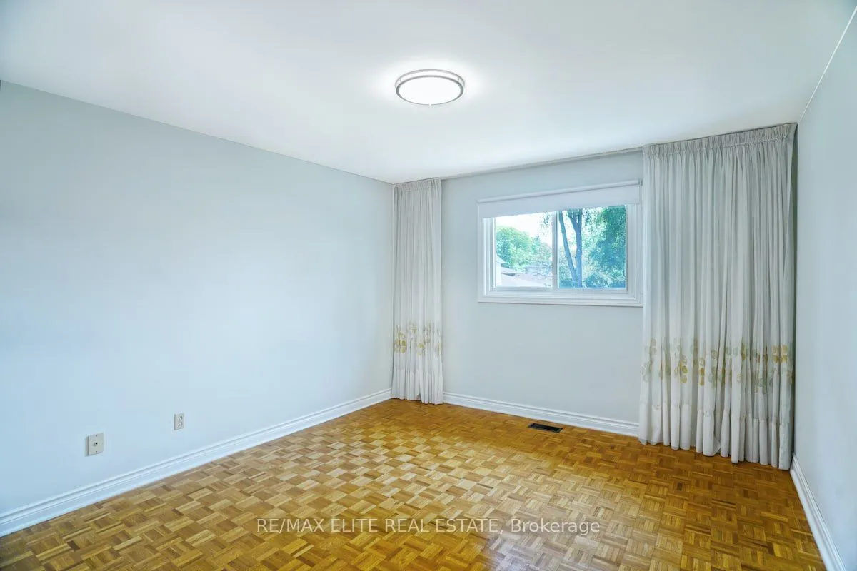 219 Connaught Avenue, #Main
