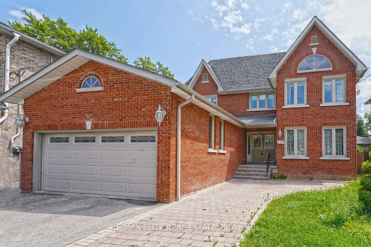 219 Connaught Avenue, #Main