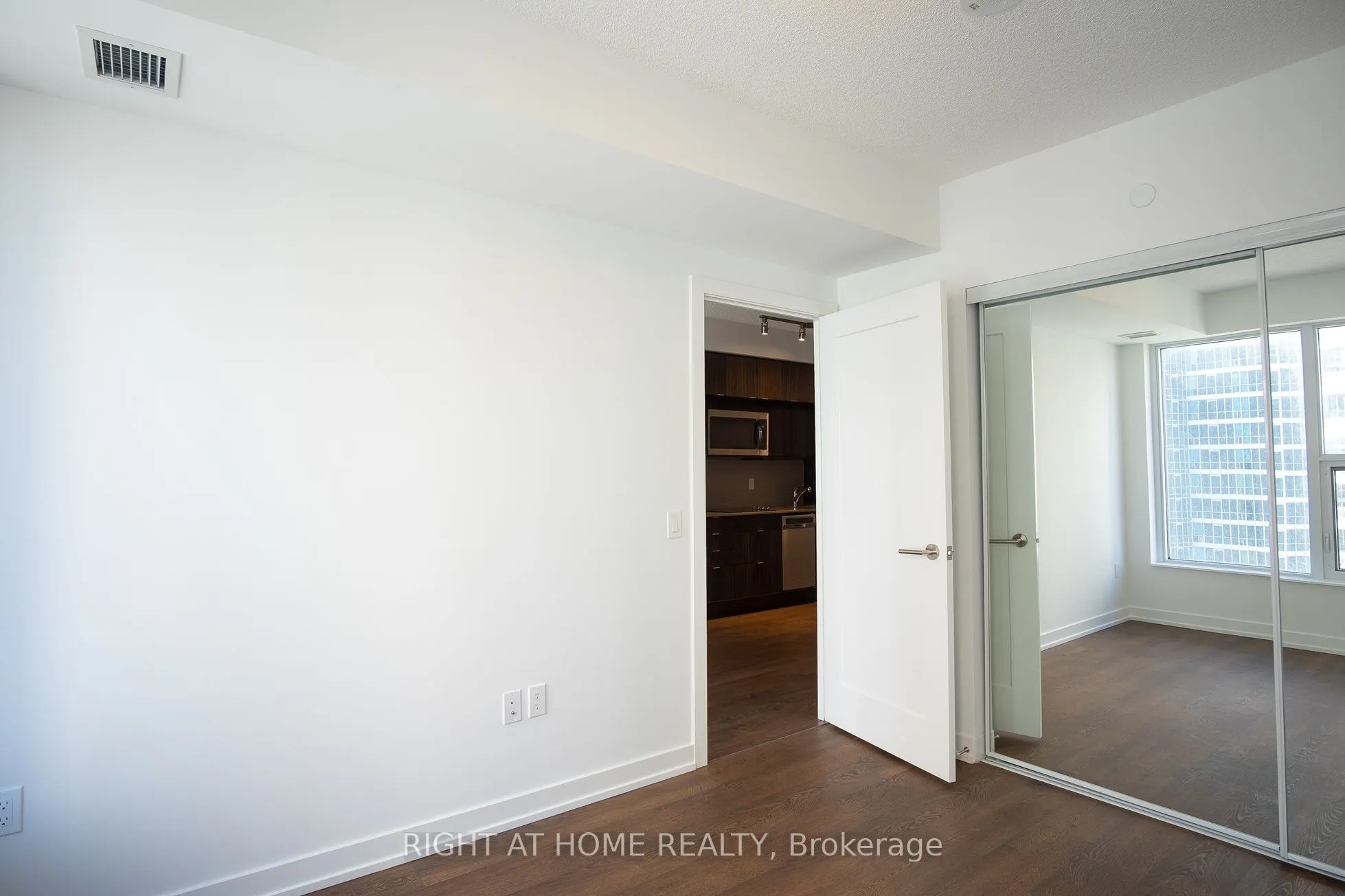 10 York St Street, #2709