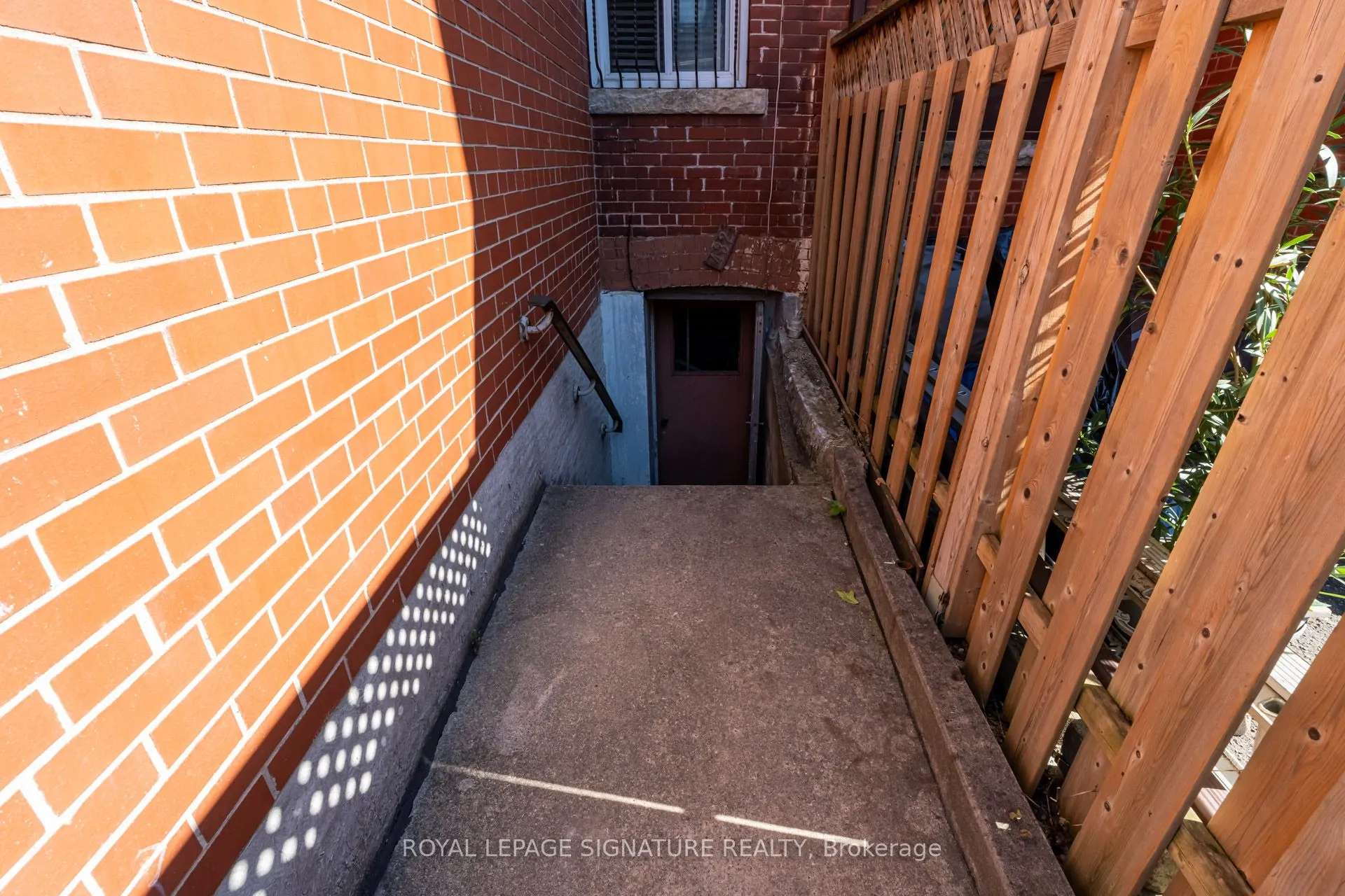 432 Crawford St Street