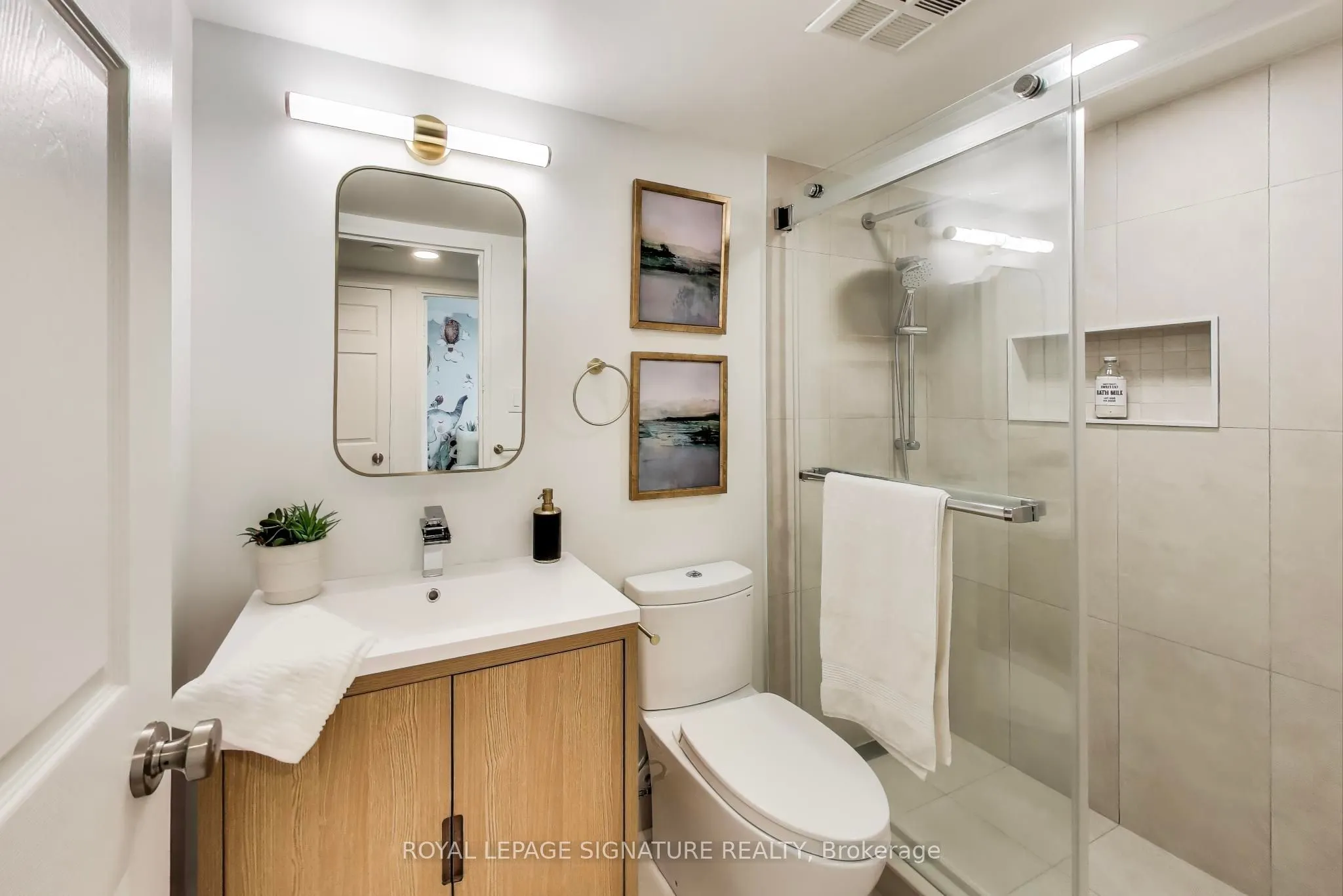 256 Doris Avenue, #1610