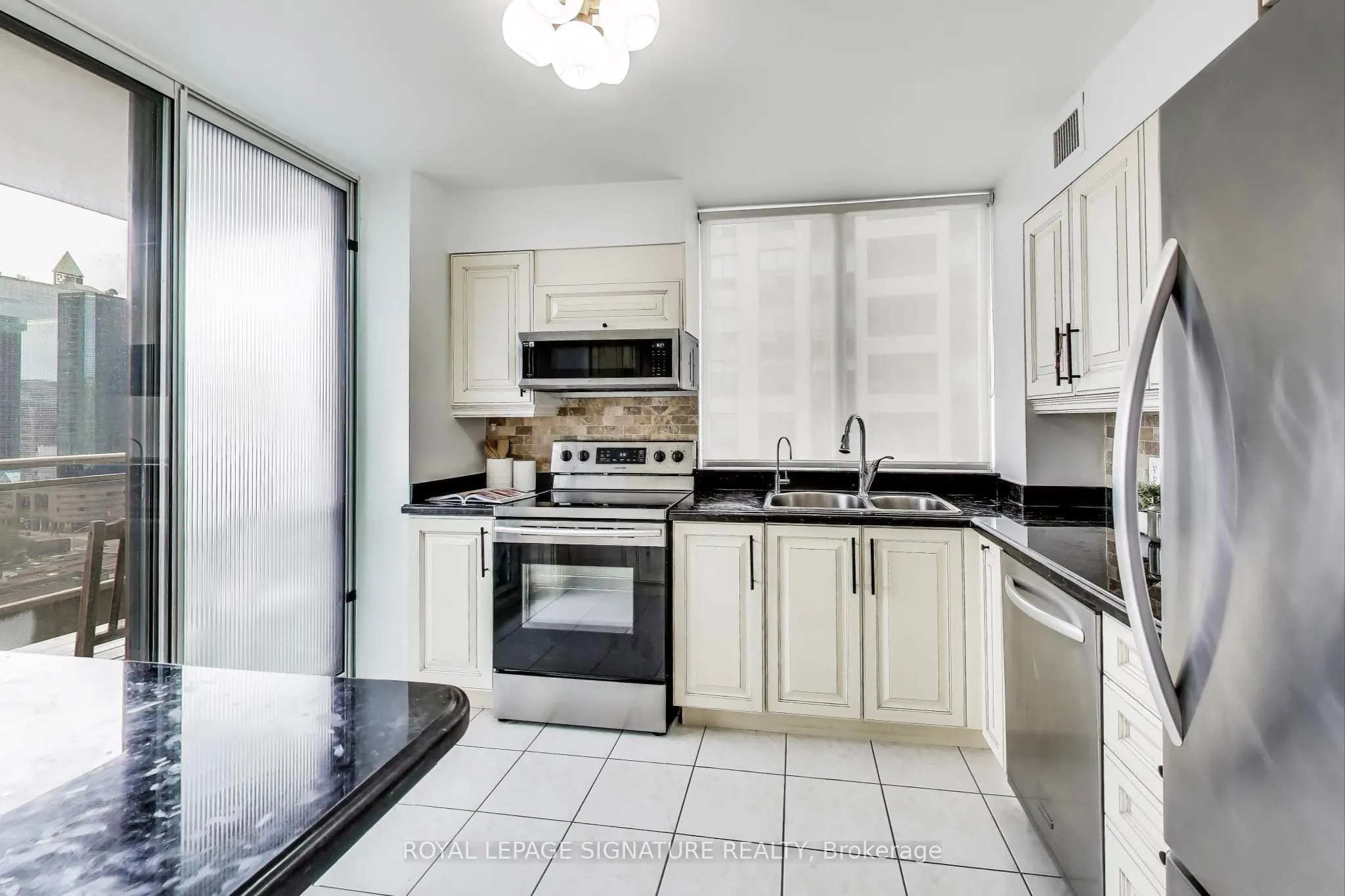 256 Doris Avenue, #1610
