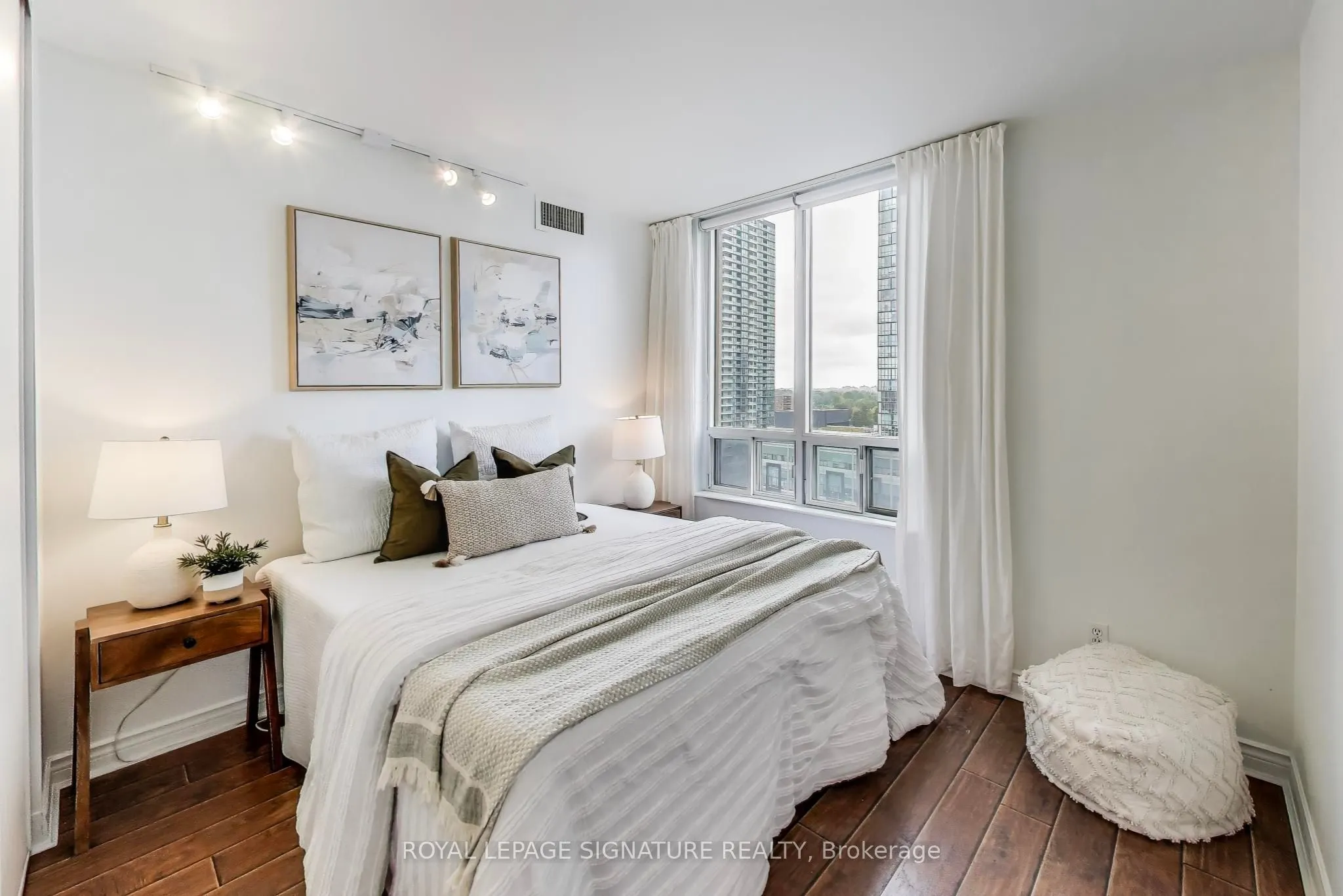 256 Doris Avenue, #1610